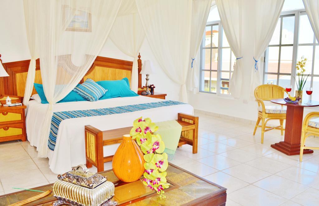 Corales Suites بويرتو موريلوس المظهر الخارجي الصورة